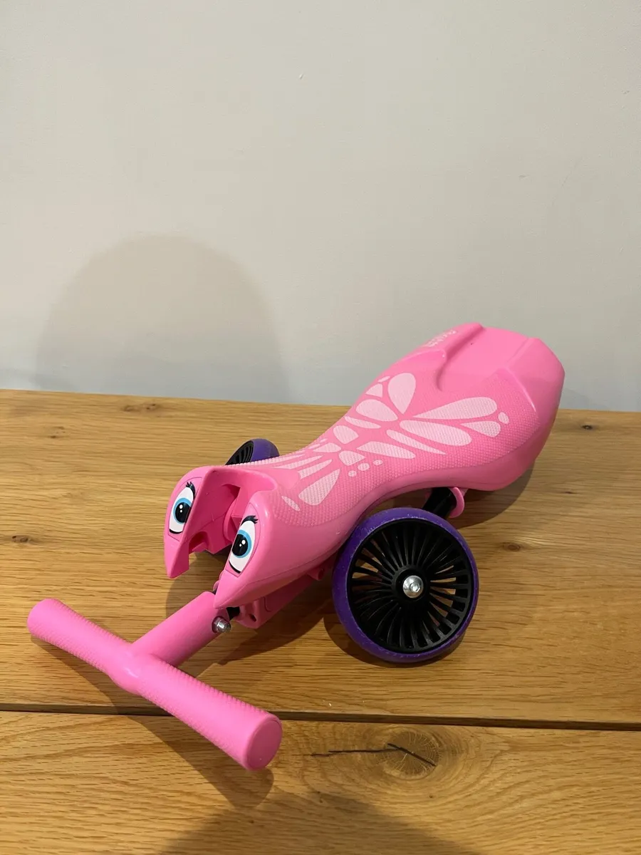 Scuttlebug Butterfly 3 Wheel Ride On - Image 3
