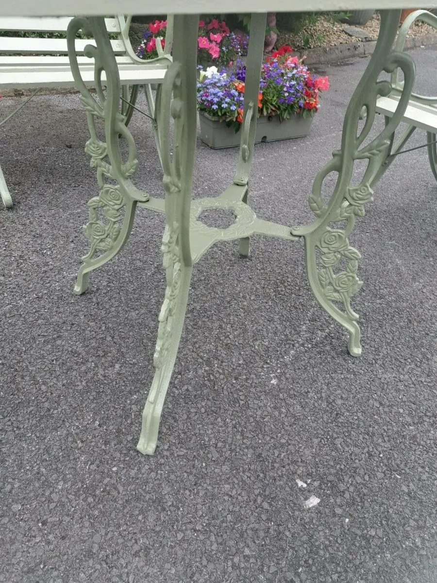 Vintage  cast iron garden table and chairs - Image 2