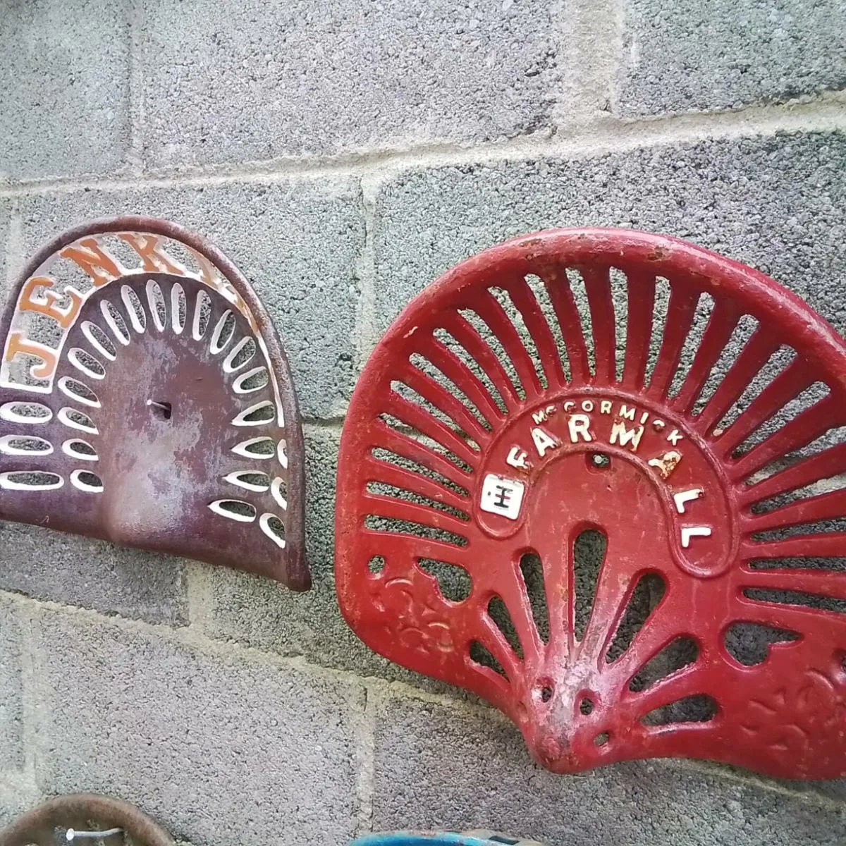 ANTIQUE AND COLLECTABLES - Image 1