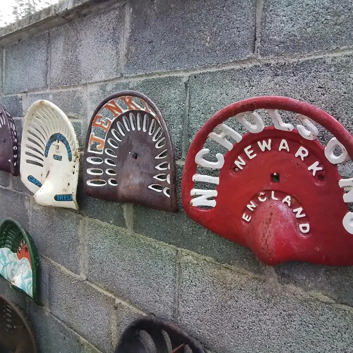 ANTIQUE AND COLLECTABLES - Image 4