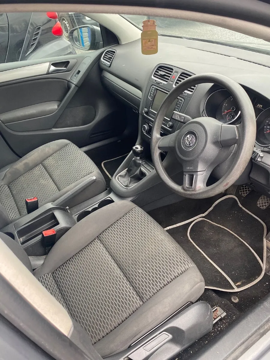 Car - Image 2
