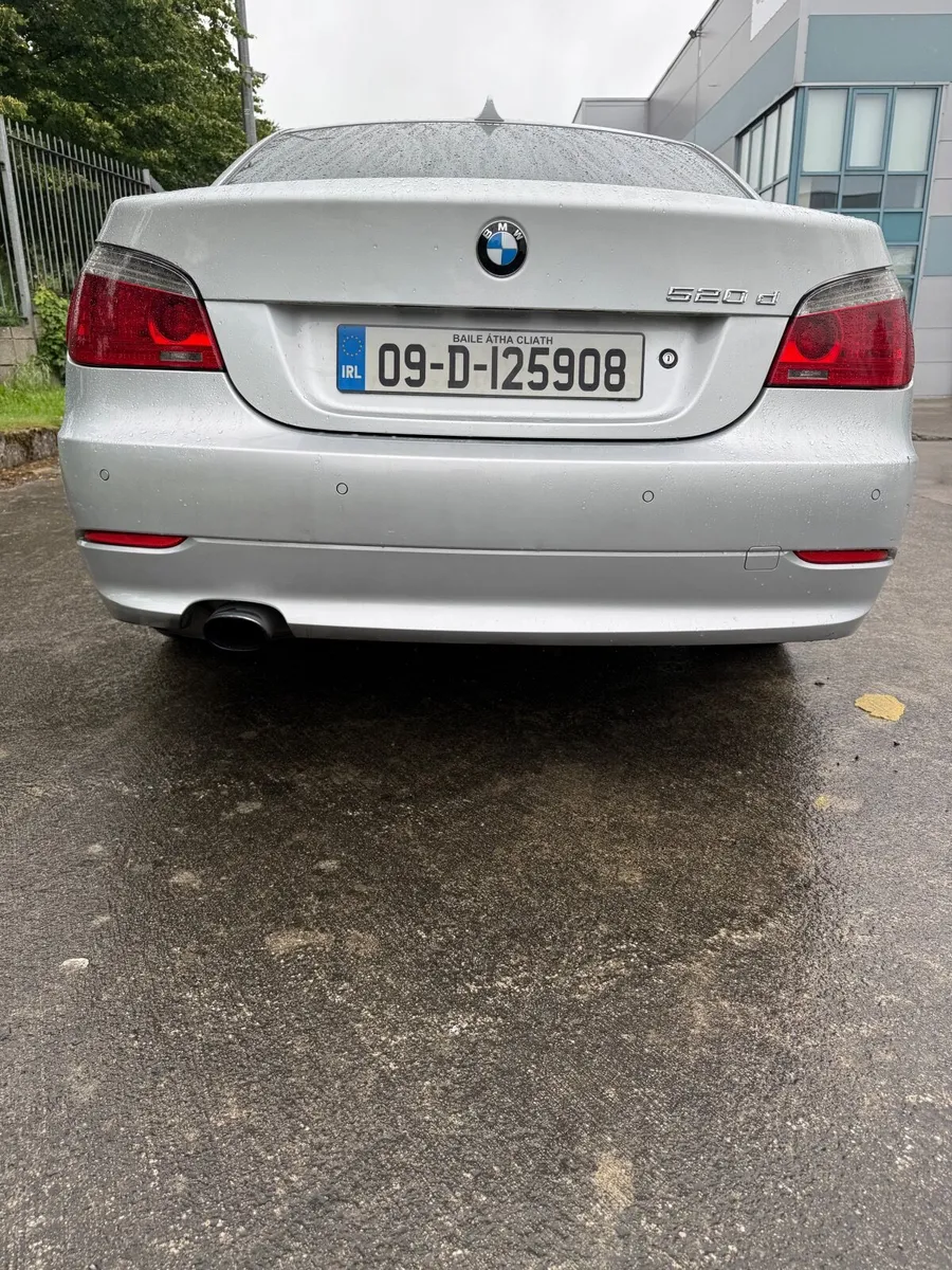 BMW 520d 2009 - Image 4