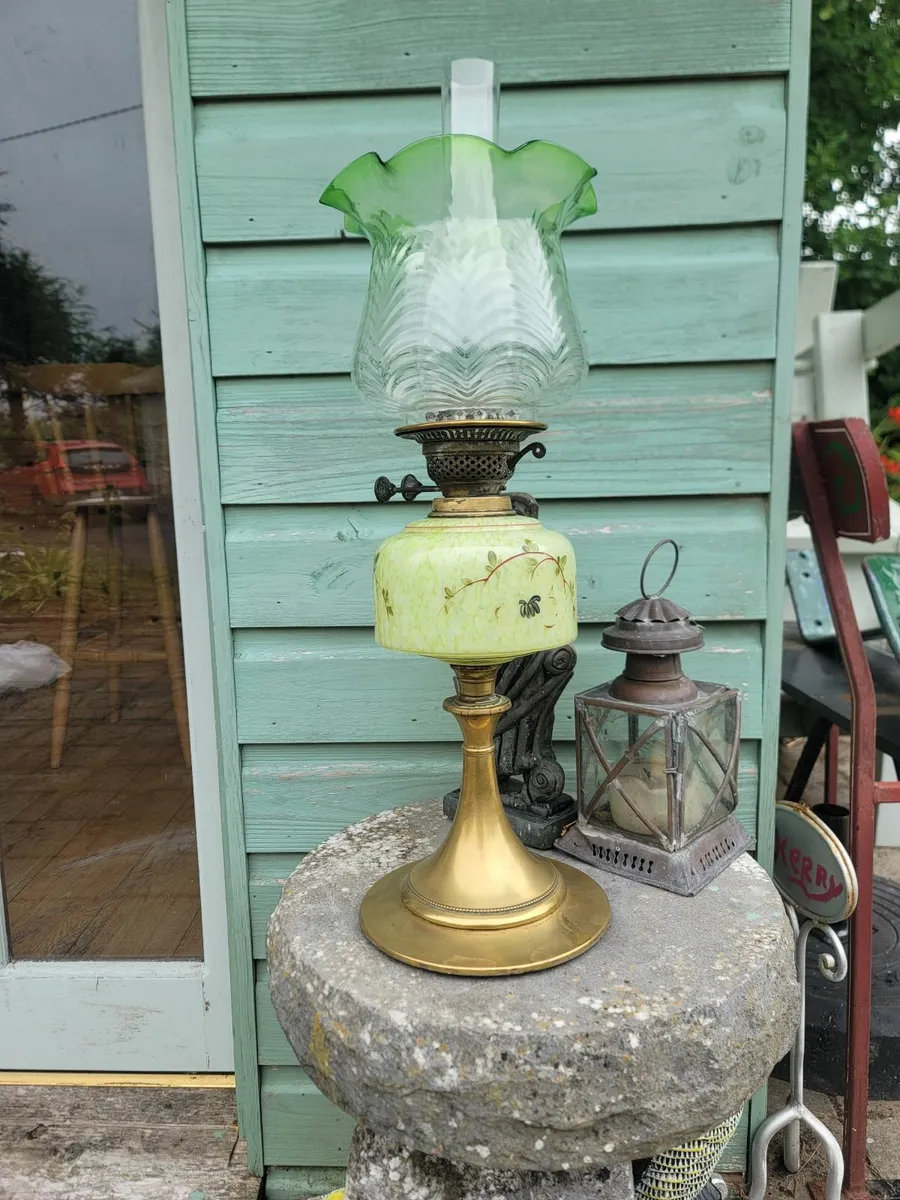 Old oil lamp - Image 1