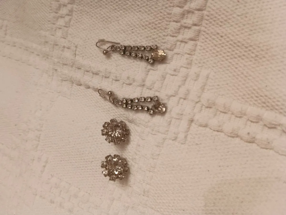 Beautiful set of earrings, good deal 20 lot - Image 4