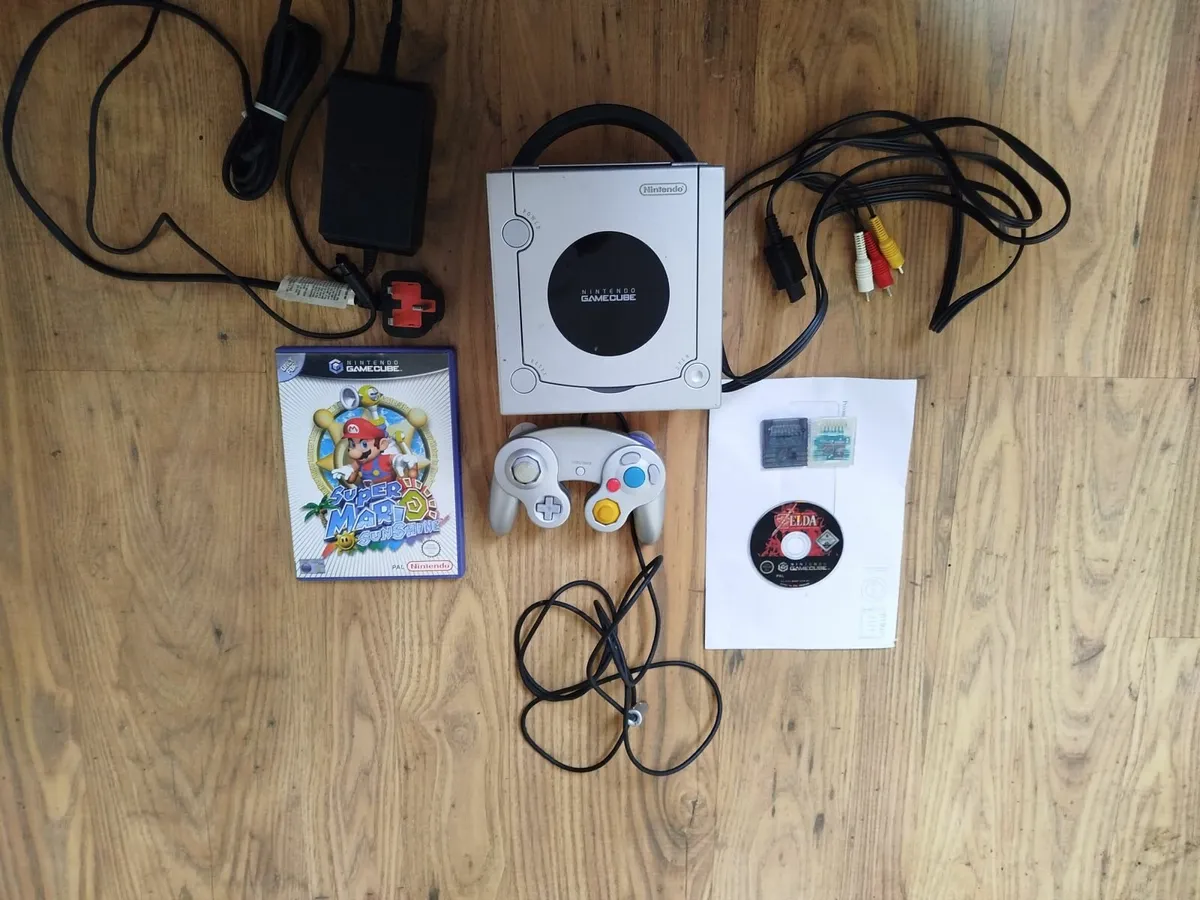 Nintendo GameCube Console Silver Platinum w/ Games - Image 1