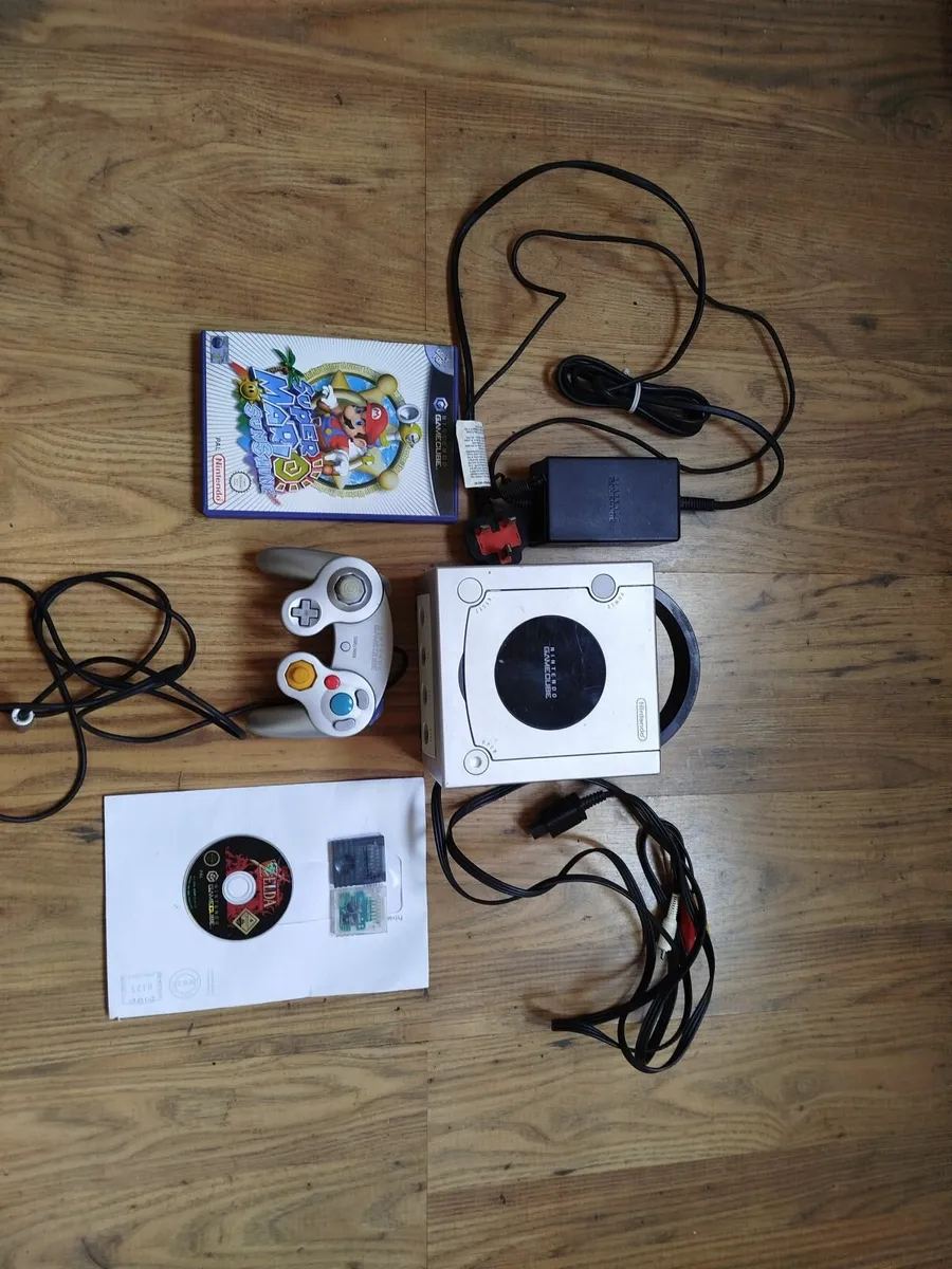 Nintendo GameCube Console Silver Platinum w/ Games - Image 2