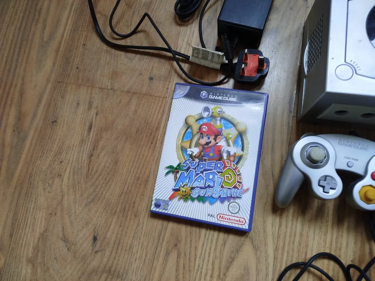 Nintendo GameCube Console Silver Platinum w/ Games - Image 4