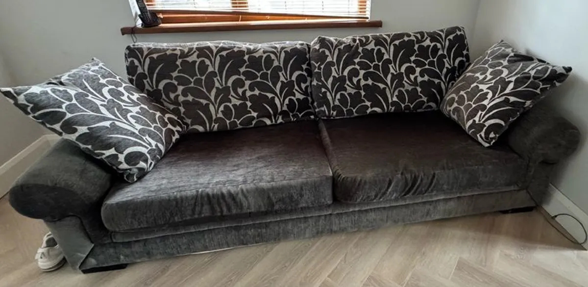 sofa - Image 2