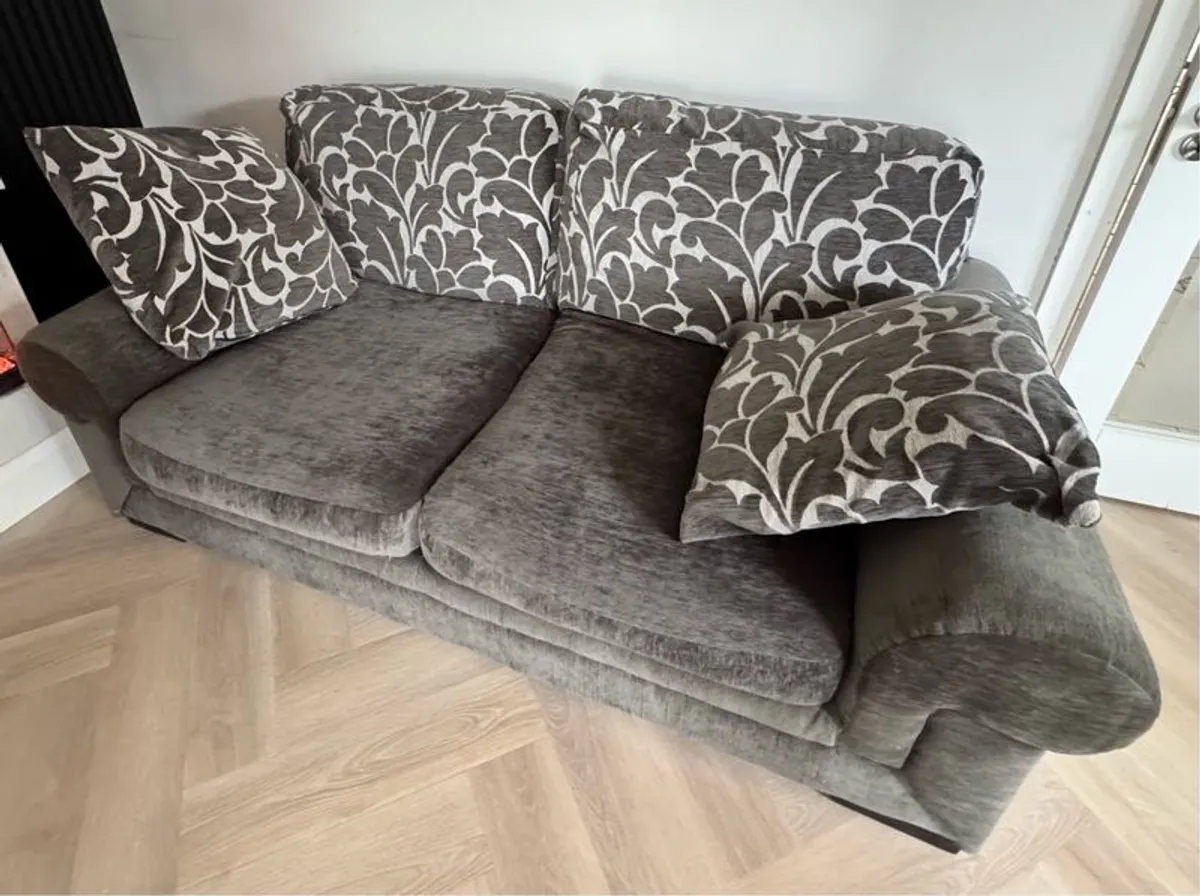 sofa - Image 3