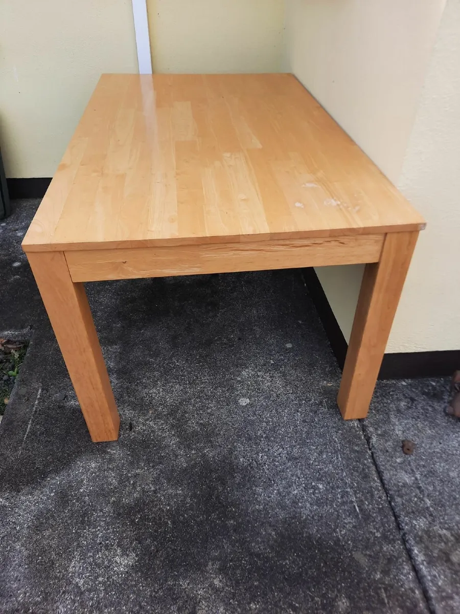 Kitchen table - Image 1