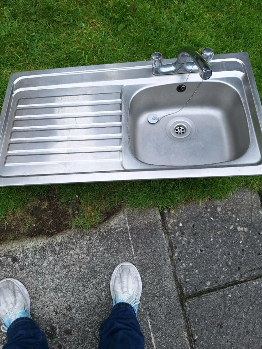 Kitchen sink - Image 1