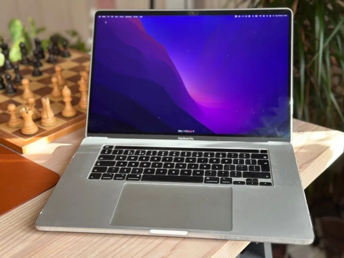 Still Available: IMMACULATE 2019 16-inch MacBook Pro 2.6 GHz 6-Core Intel Core i7 500GB - Image 1