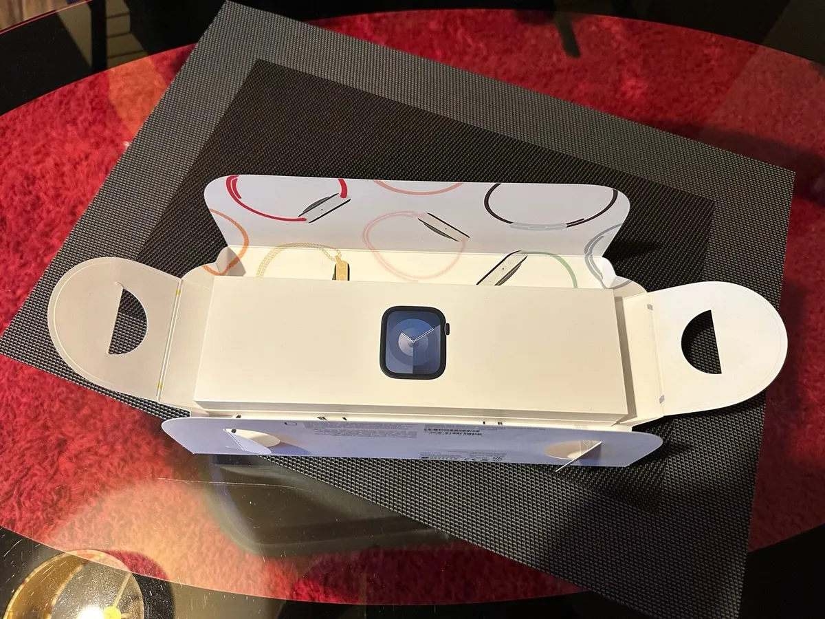 Apple Watch 9 series 45mm - Image 4