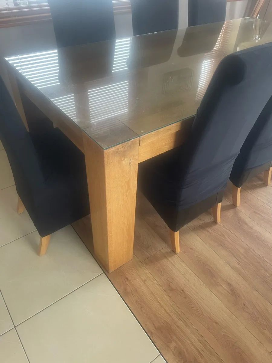 Solid oak table and eight chairs - Image 2