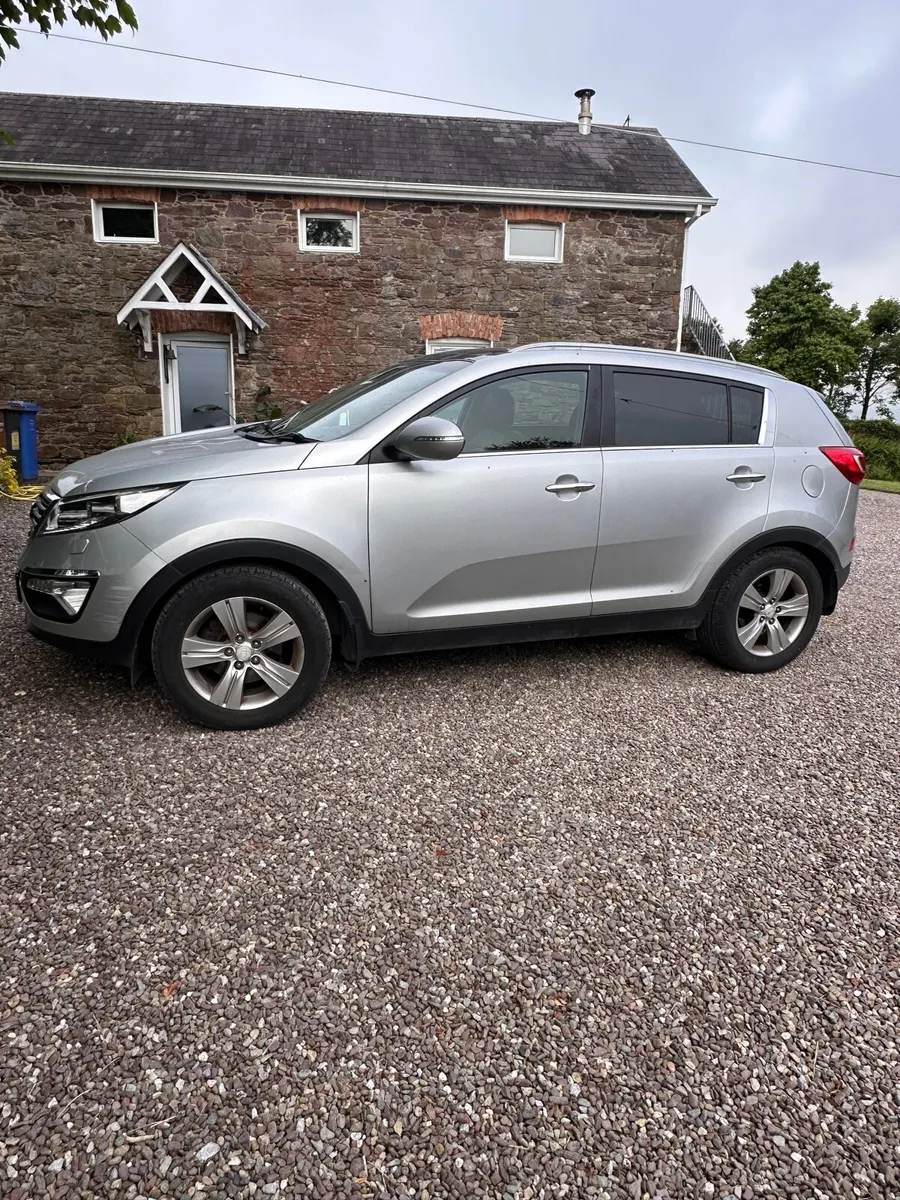 Kia Sportage Silver 2011 - Image 1