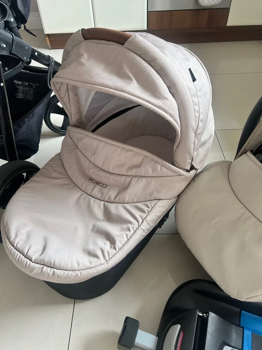Venicci Travel System - Image 2