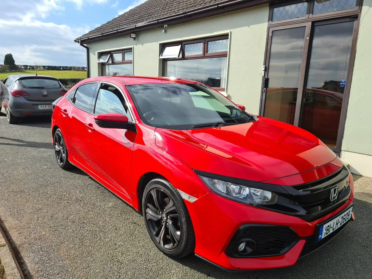 Honda Civic 2018 - Image 2