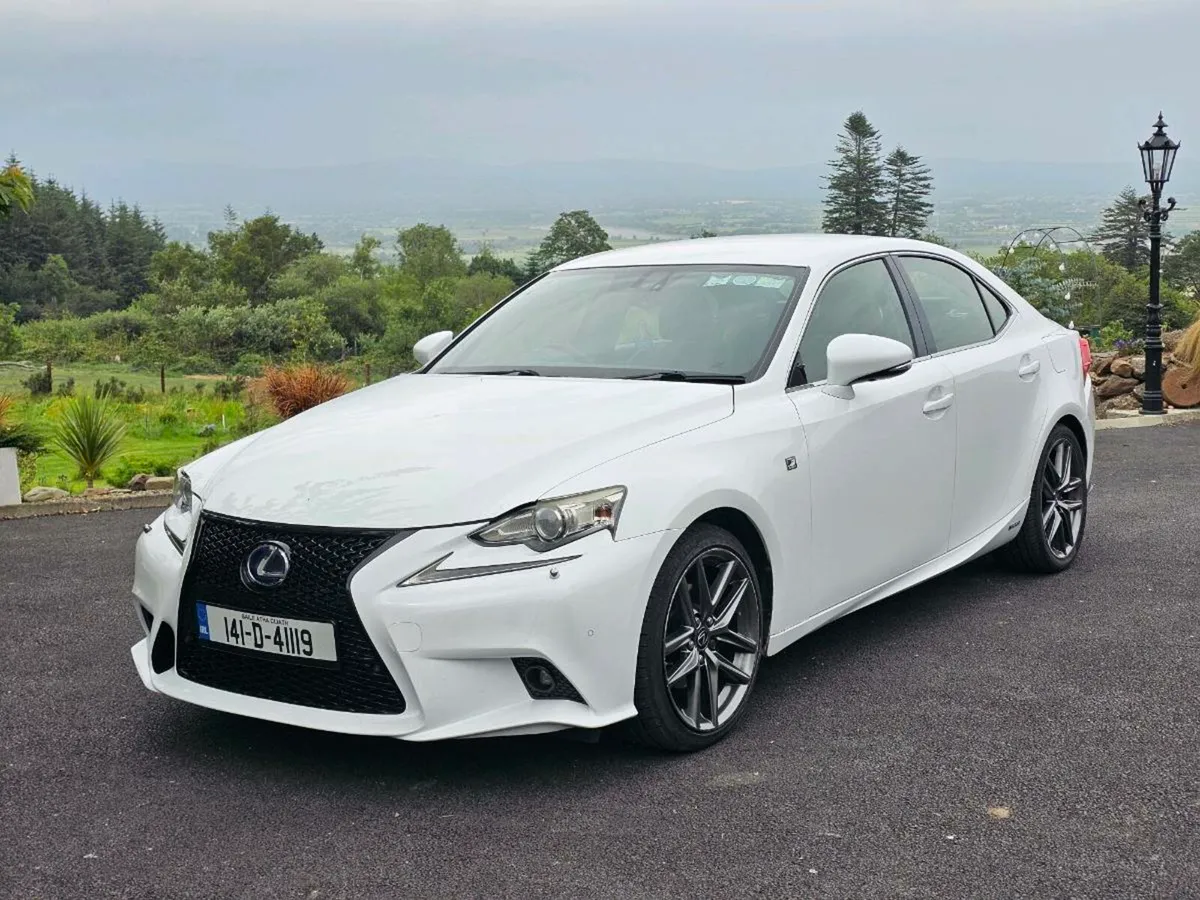 Lexus is300h - Image 1
