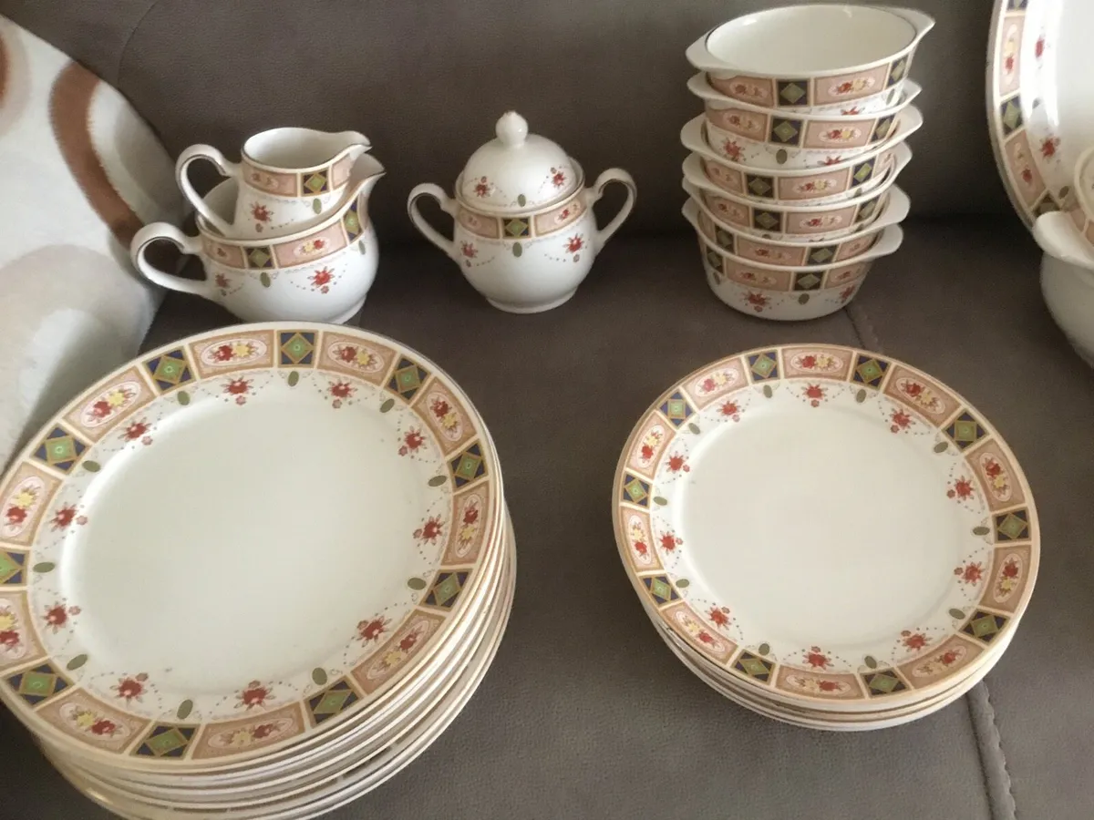 Arklow Pottery Dinner Set - Image 3