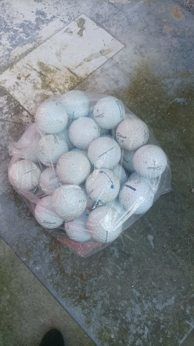 Golf balls - Image 1