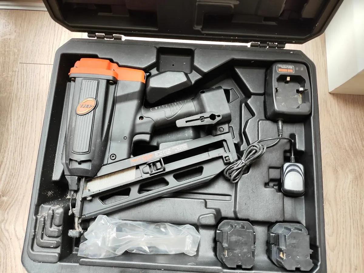 Tjep 16 ga pin gun.