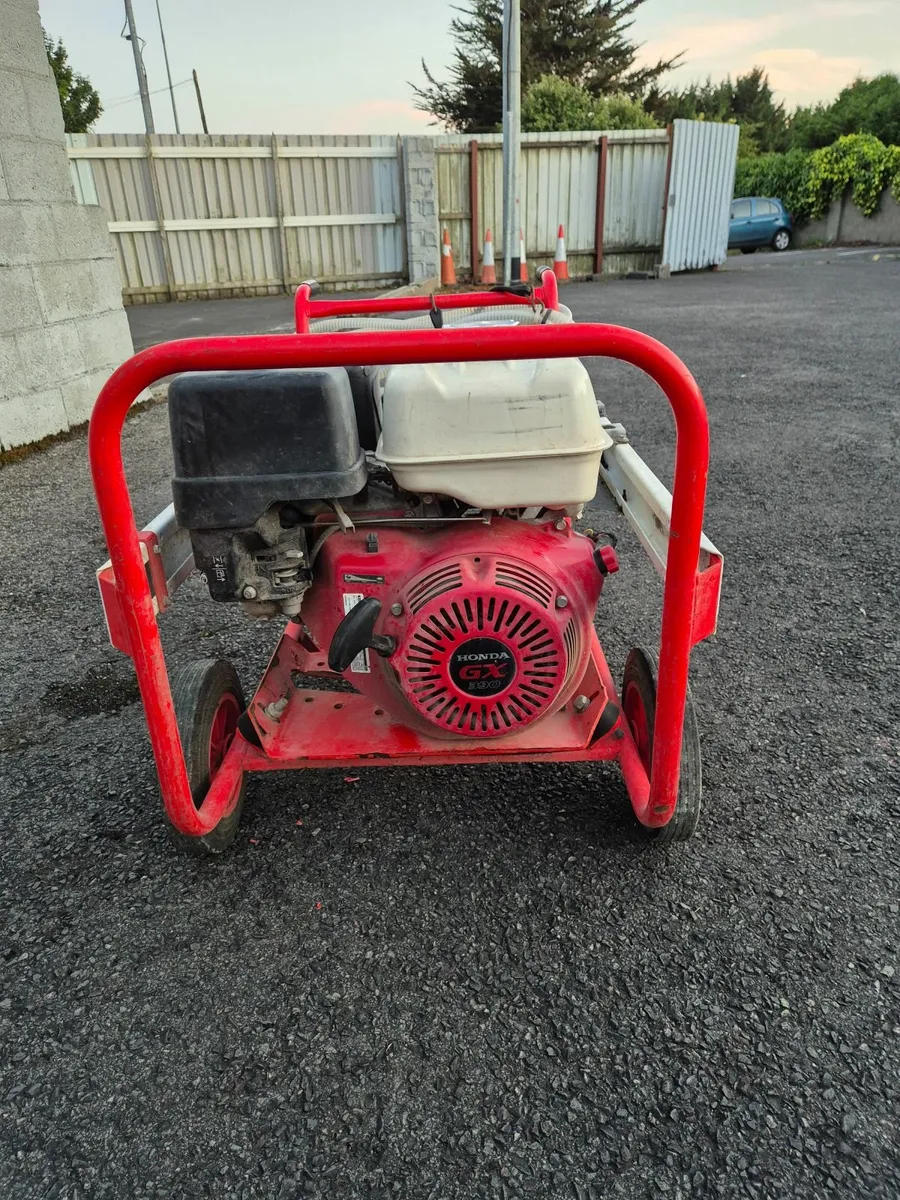 Power washer - Image 1