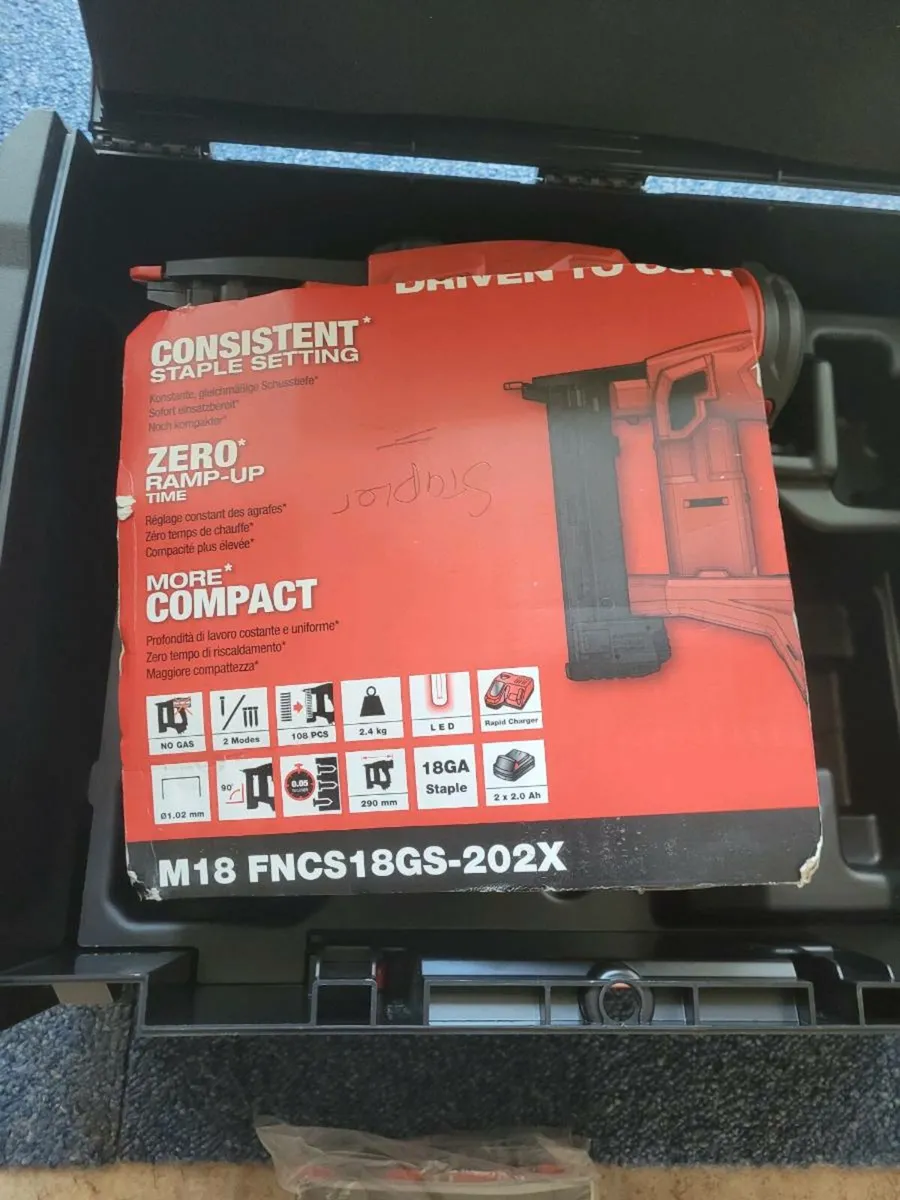 Milwaukee M18 Fuel 18 Gauge Finish Nailer M18FN18G - Image 2