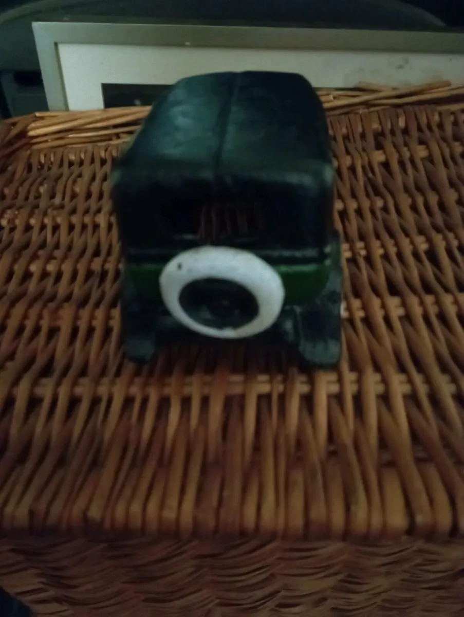 FORD MOTLE T CAST IRON  CAR 1-18 SCALE - Image 4