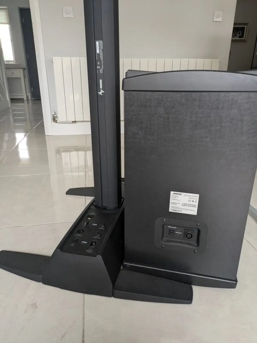 Bose L1 Model with B2 Bass (No ToneMatch) Excellent Condition" - Image 4