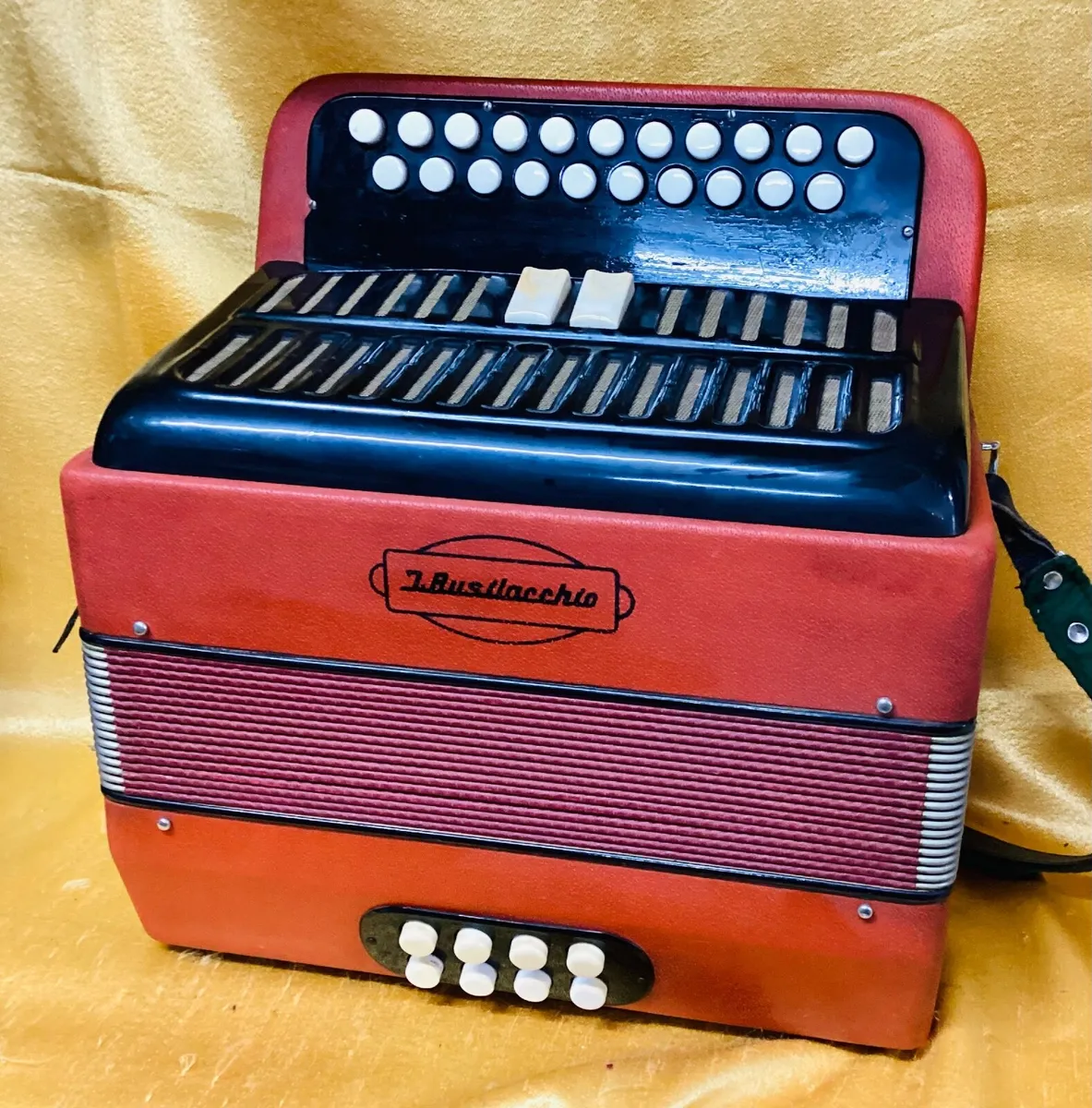 BUSILACCHIO B/C 3 VOICE MUSETTE  ACCORDION USED - Image 1