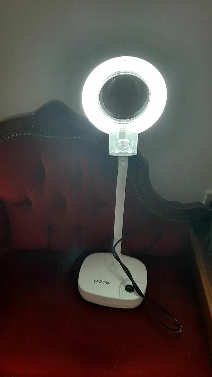 Magnifying Glass Lamp - Image 1