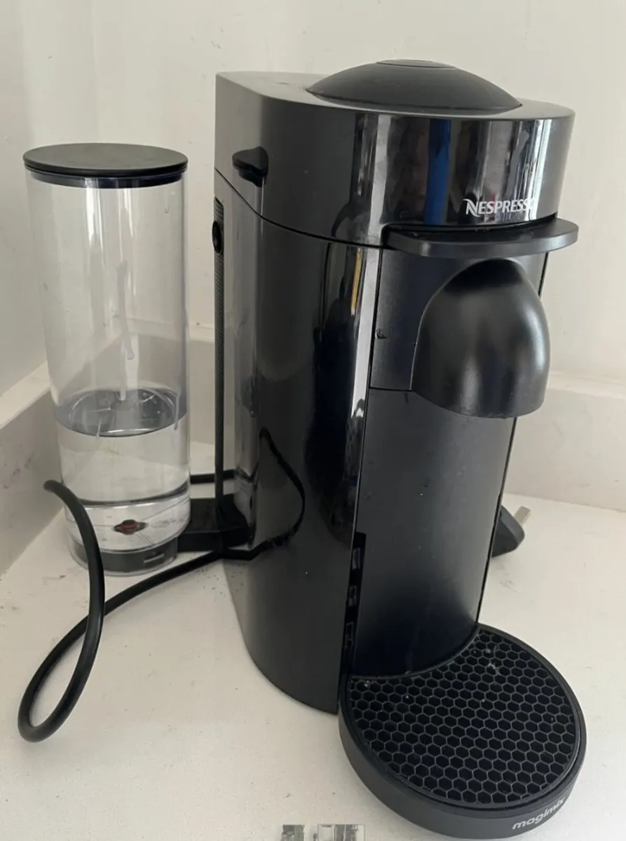 Nespresso De'Longhi Vertuo coffee machine - Image 2