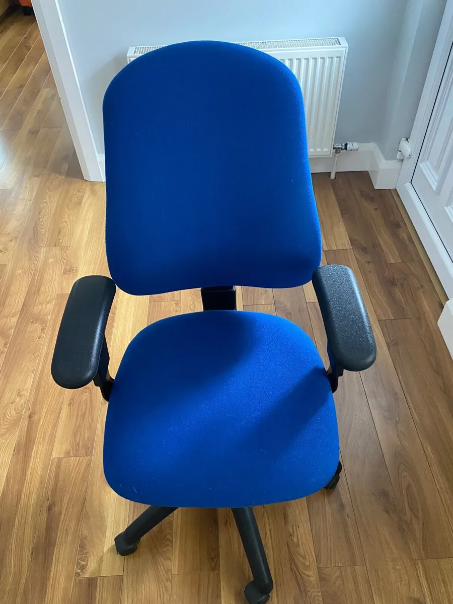 Office chair - Image 1