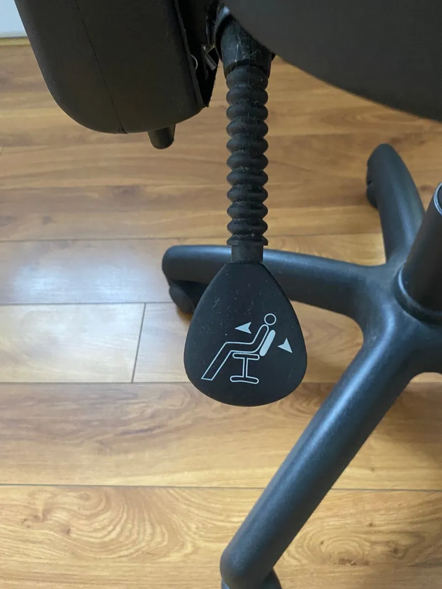 Office chair - Image 3