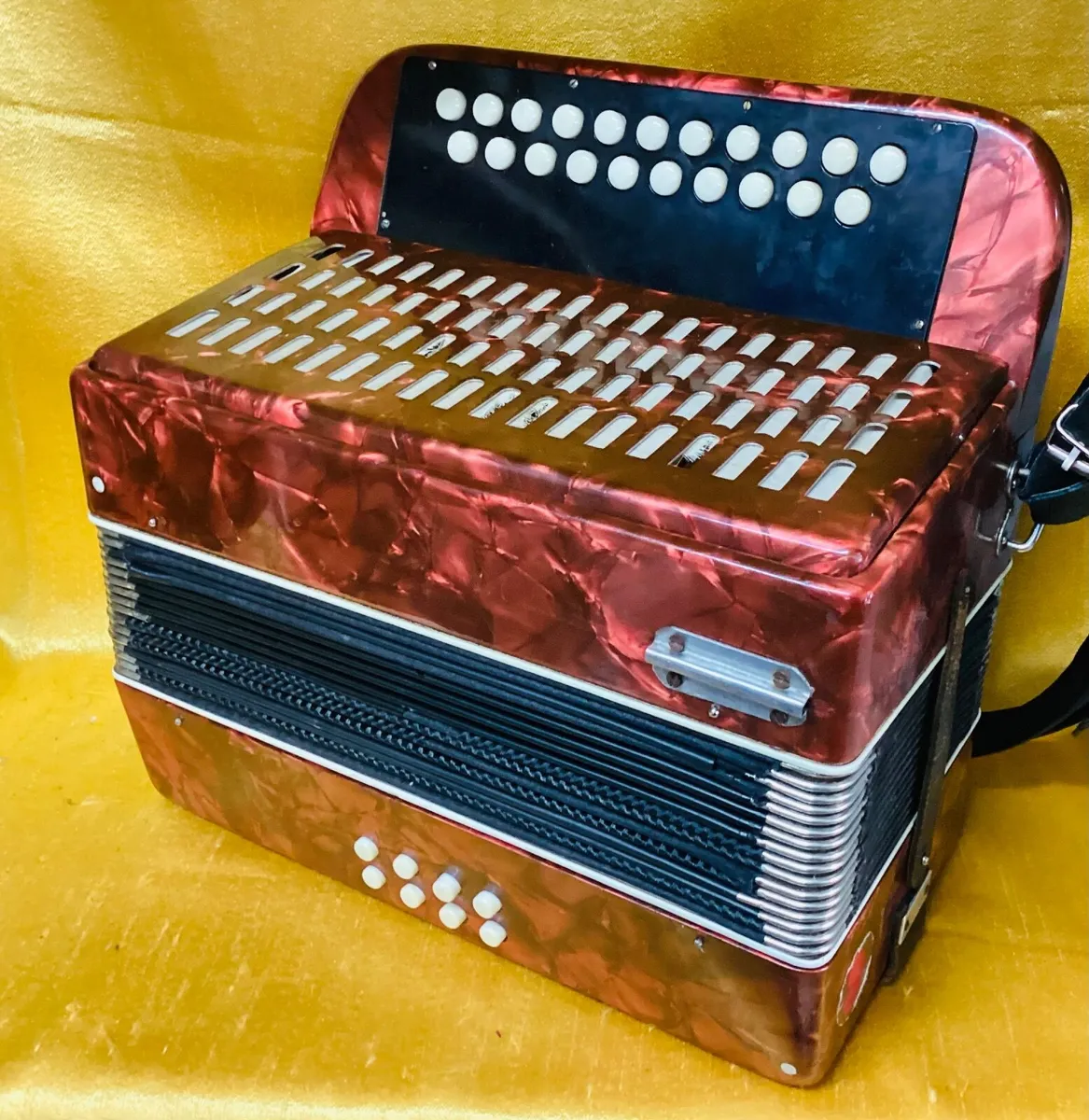 GERMAN GALOTTA B/C BUTTON ACCORDION USED - Image 1