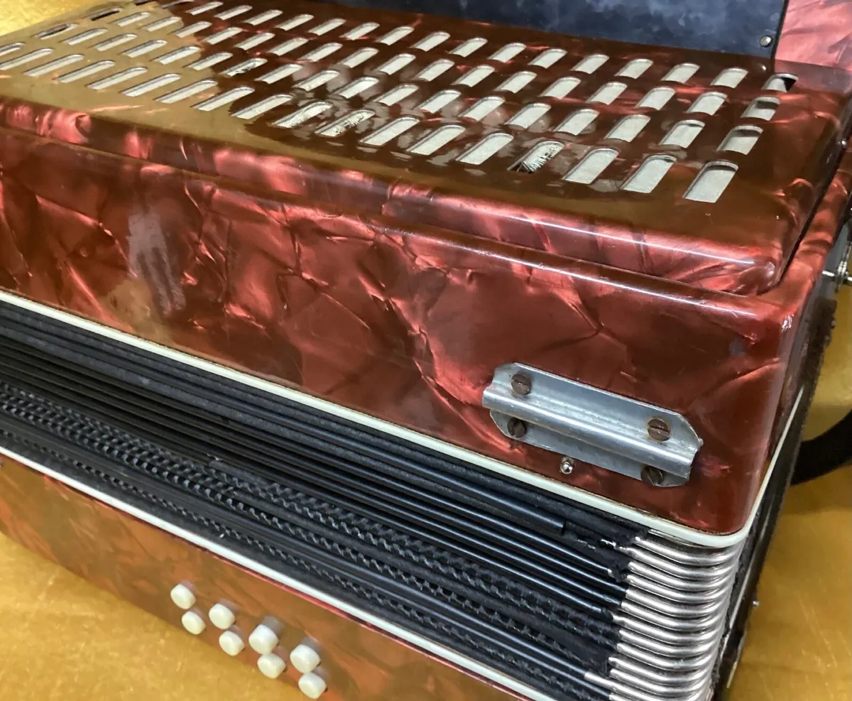 GERMAN GALOTTA B/C BUTTON ACCORDION USED - Image 3