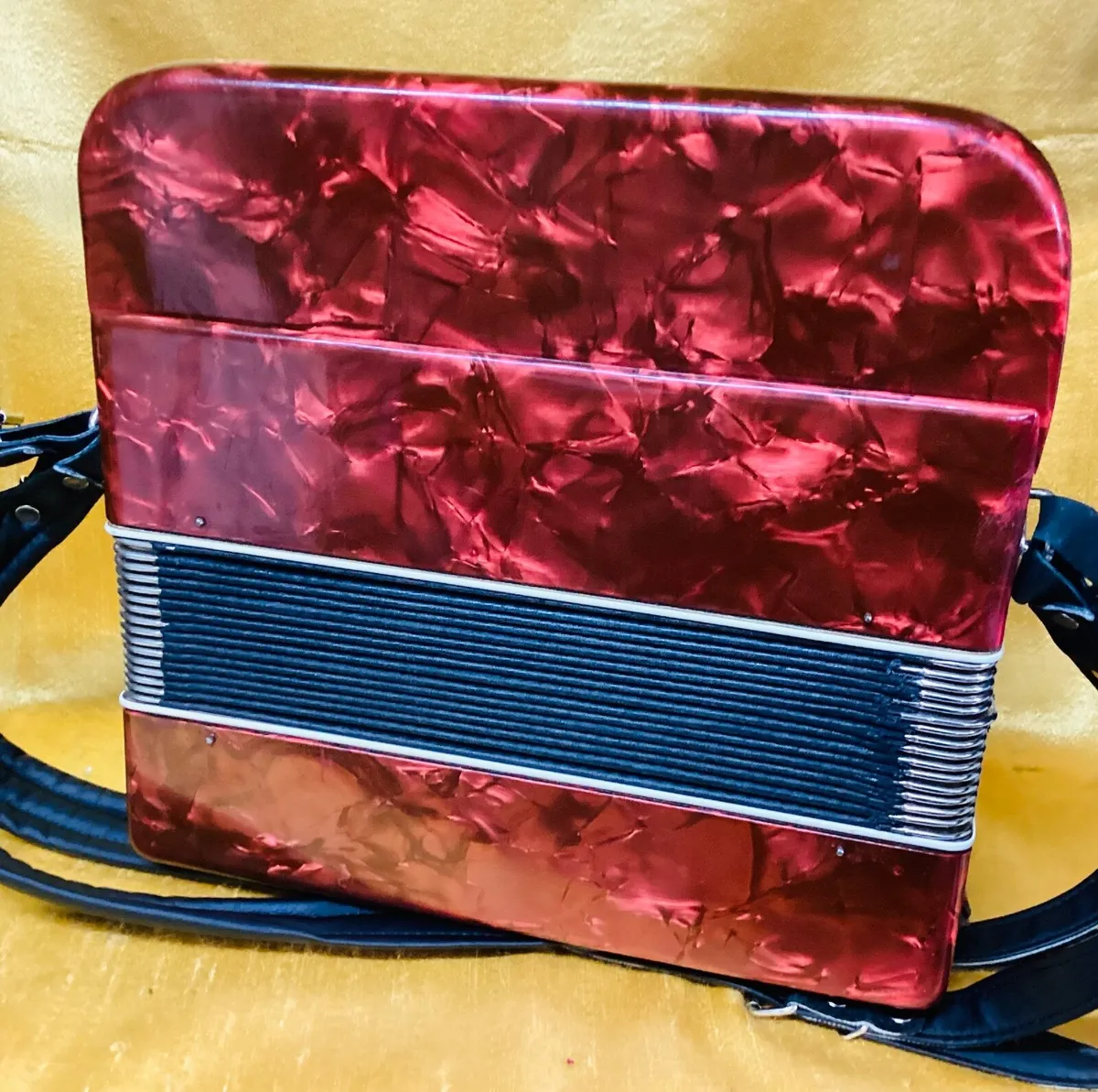GERMAN GALOTTA B/C BUTTON ACCORDION USED - Image 4