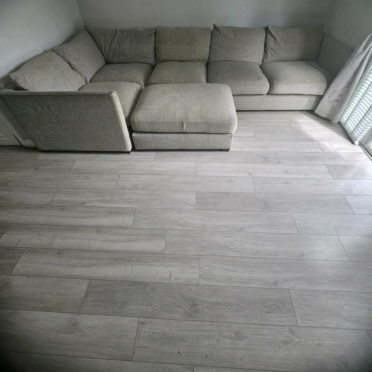 L shame sofa - Image 3