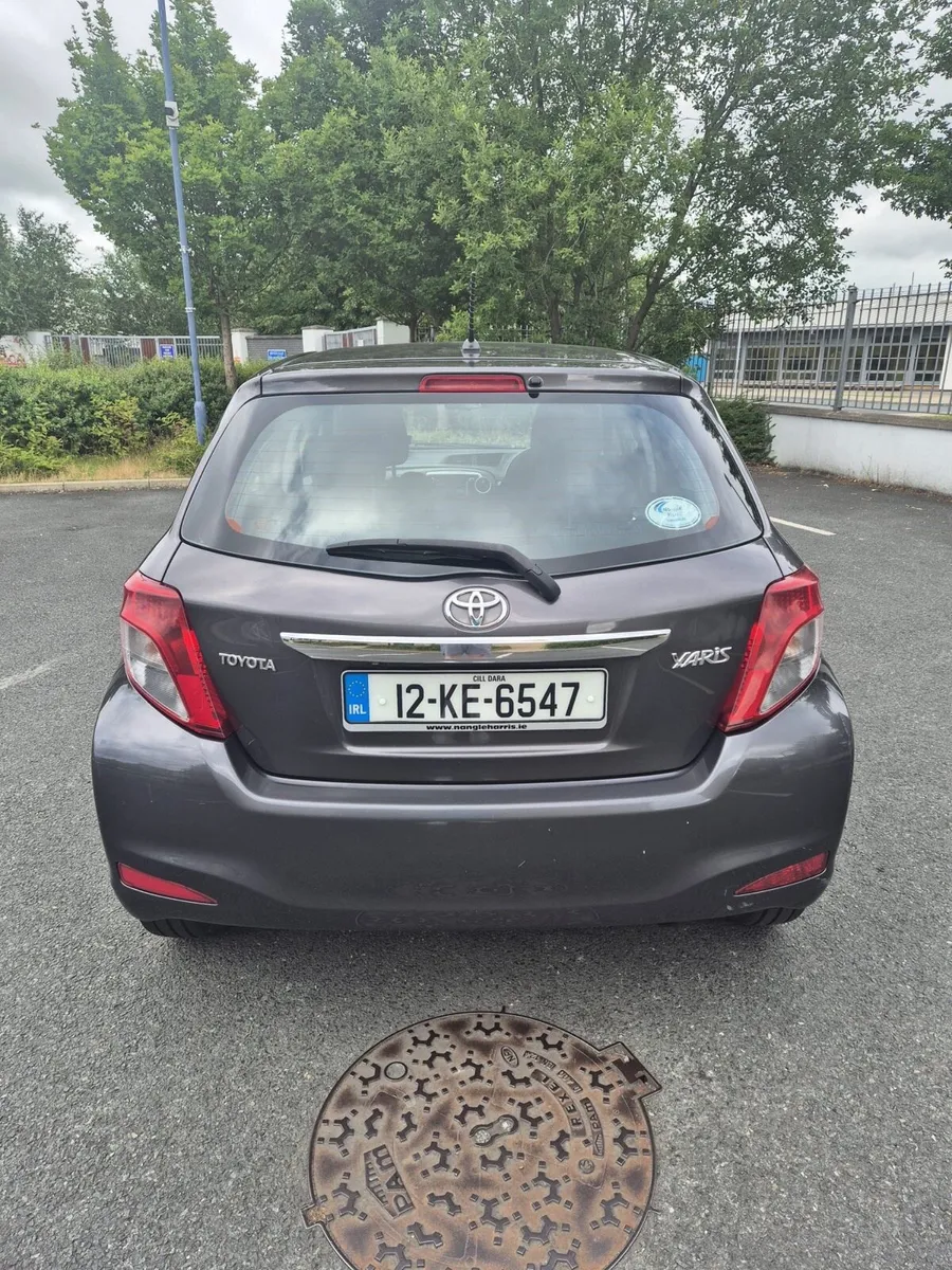 Toyota Yaris 2012 - Image 3