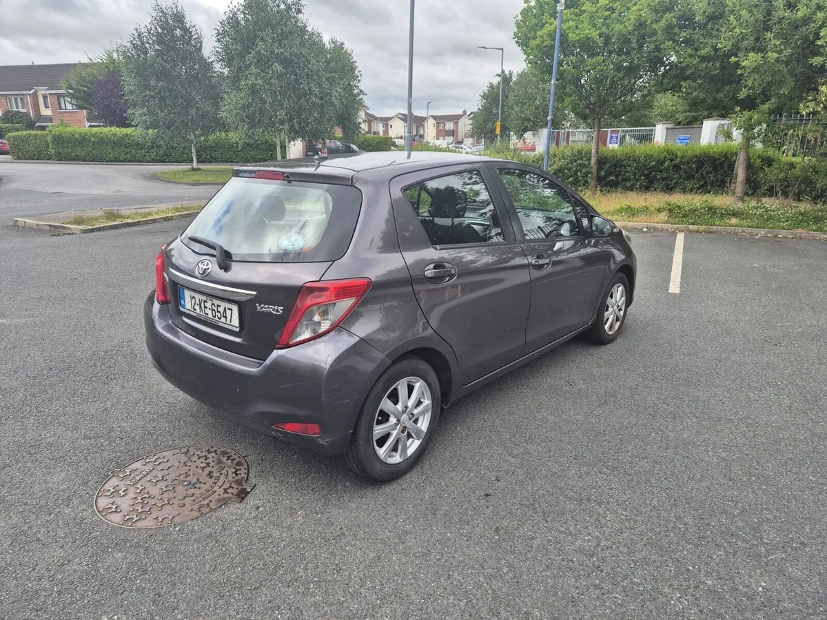 Toyota Yaris 2012 - Image 4