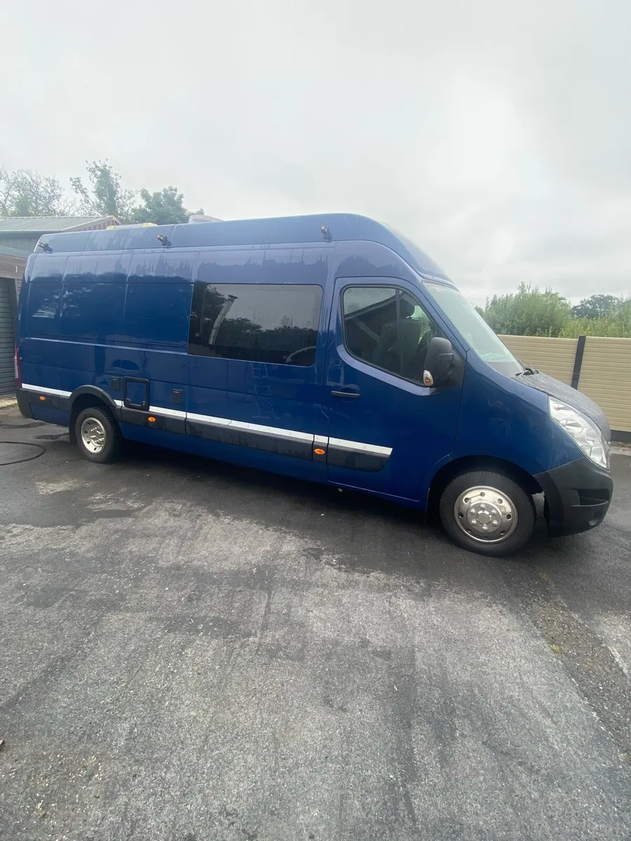 Camper van - Image 2