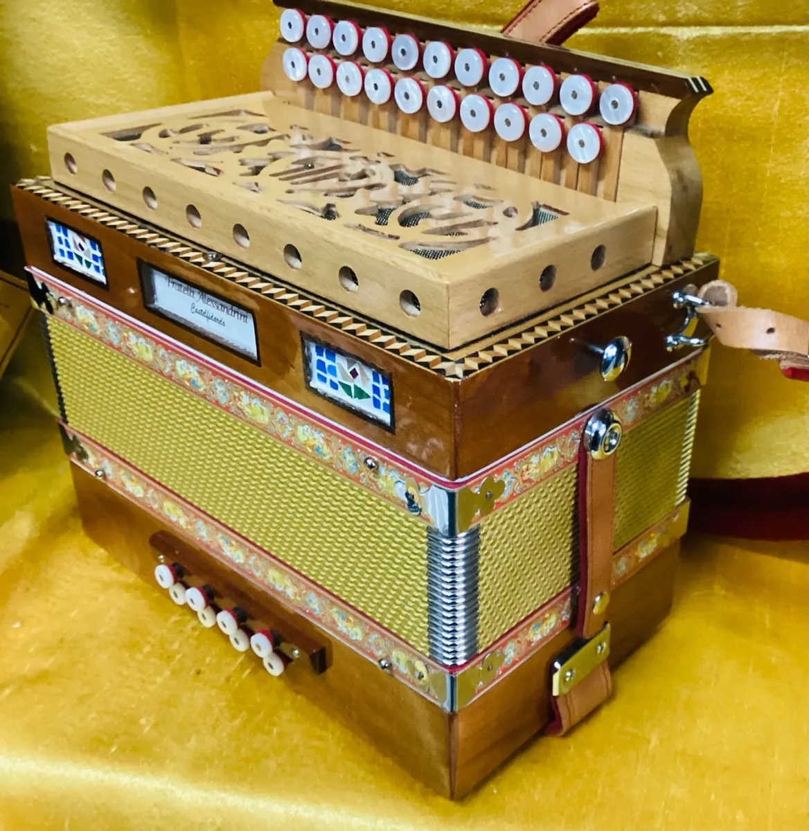ALESSANDRINI B/C 3 VOICE WOODEN BUTTON ACCORDION - Image 2