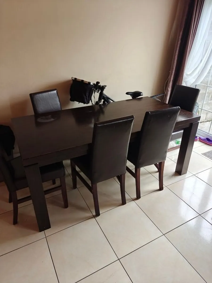 Kitchen table - Image 1