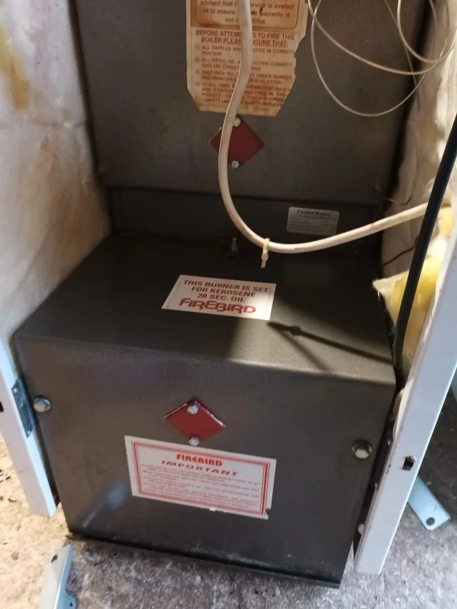 Internal oil boiler and oil tank - Image 2