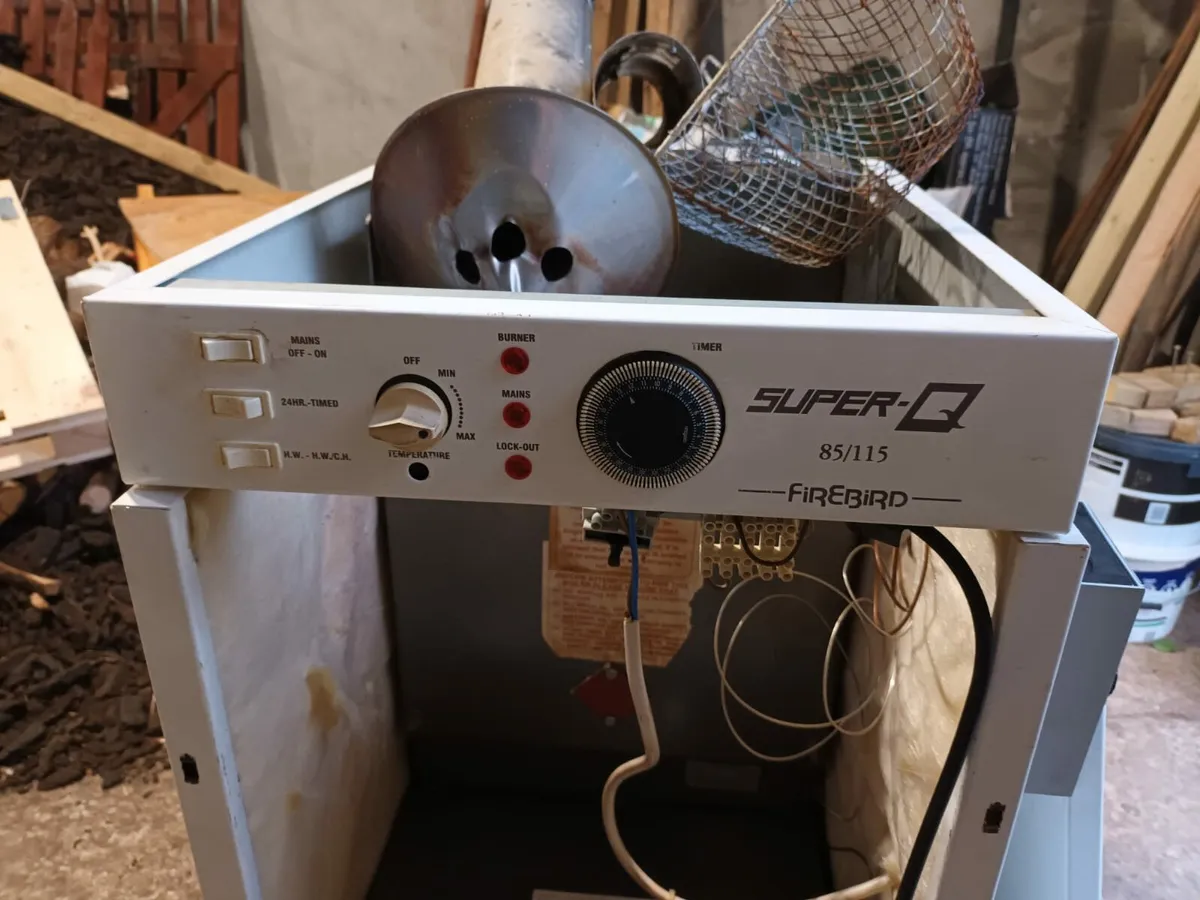 Internal oil boiler and oil tank - Image 3