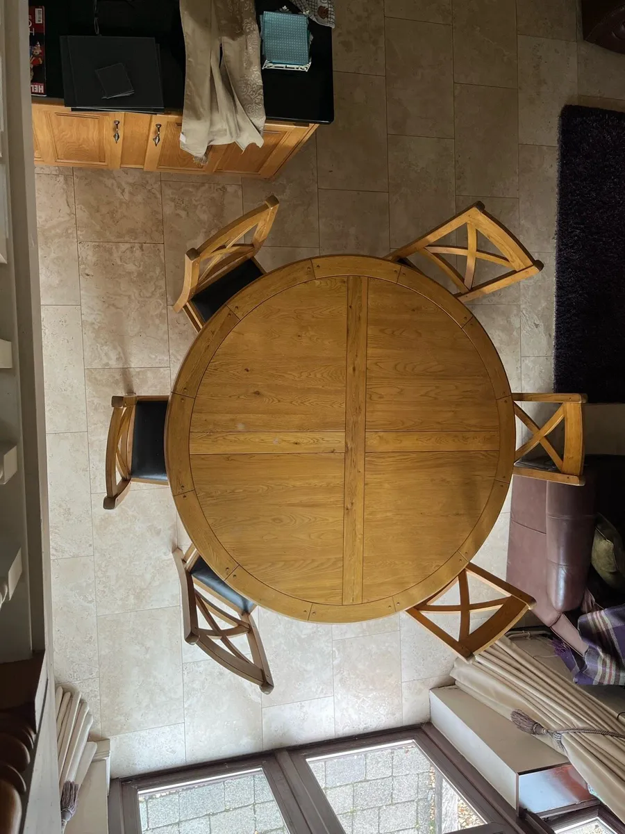 Kitchen table - Image 1