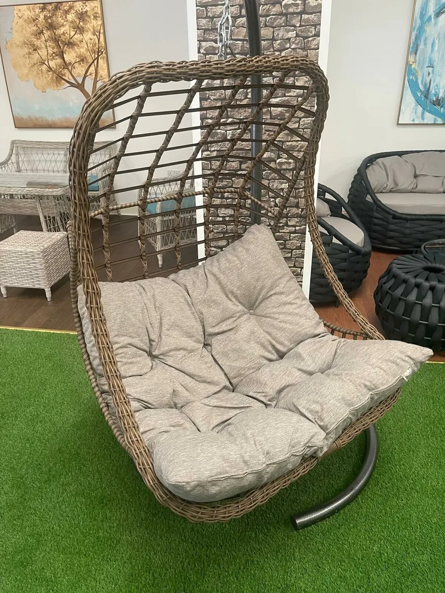 Egg Chair with a slight cosmetic defect - Image 1