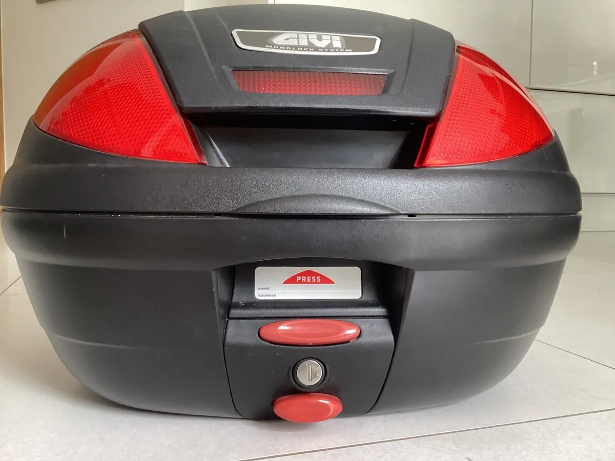 Motorcycle luggage - Image 1