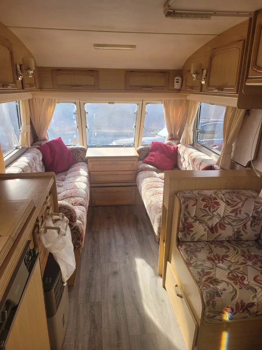 Bailey Pageant caravan - Image 2