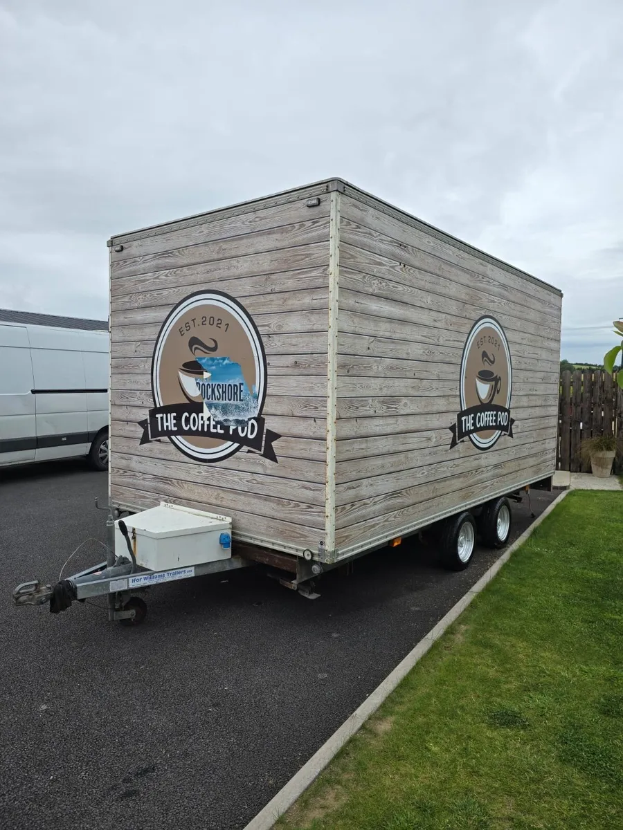 Catering trailer - Image 1